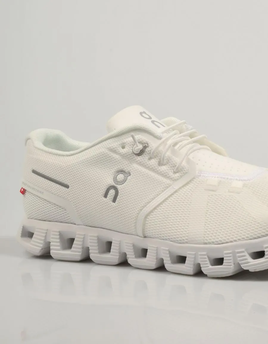  baskets ON RUNNING Cloud 5 en Blanc 83907