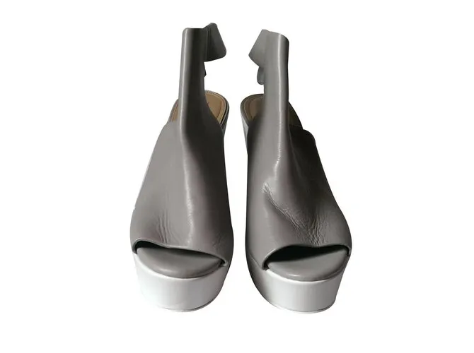 Bcbg Max Azria Tacones Gris 