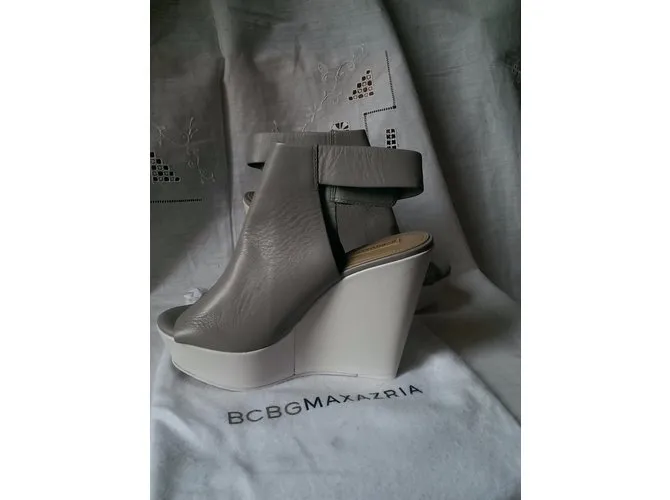 Bcbg Max Azria Tacones Gris 