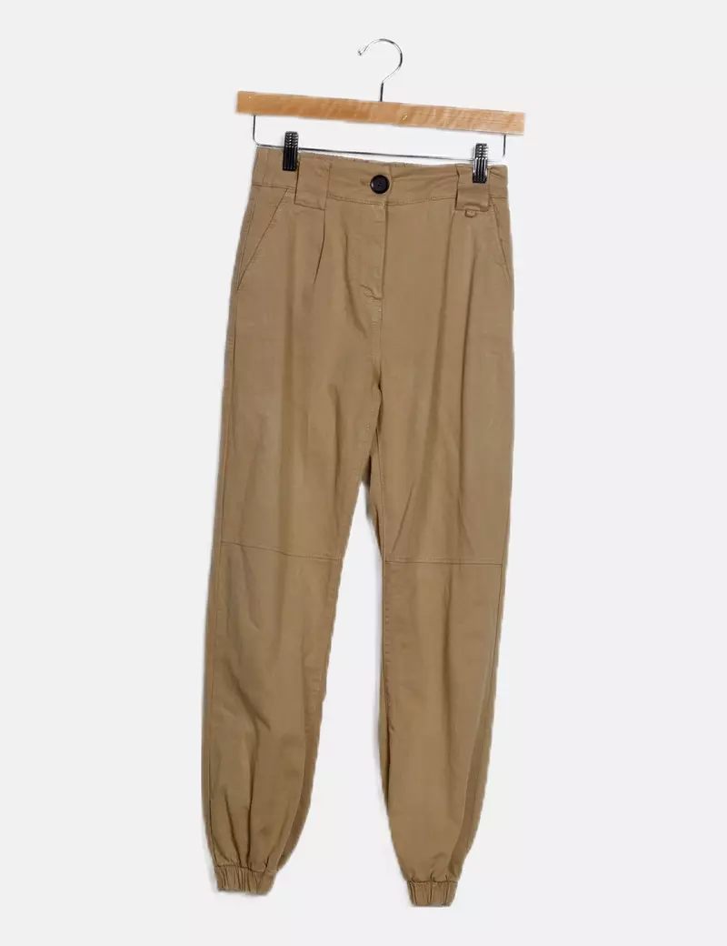 Bershka Pantalón camel cadena
