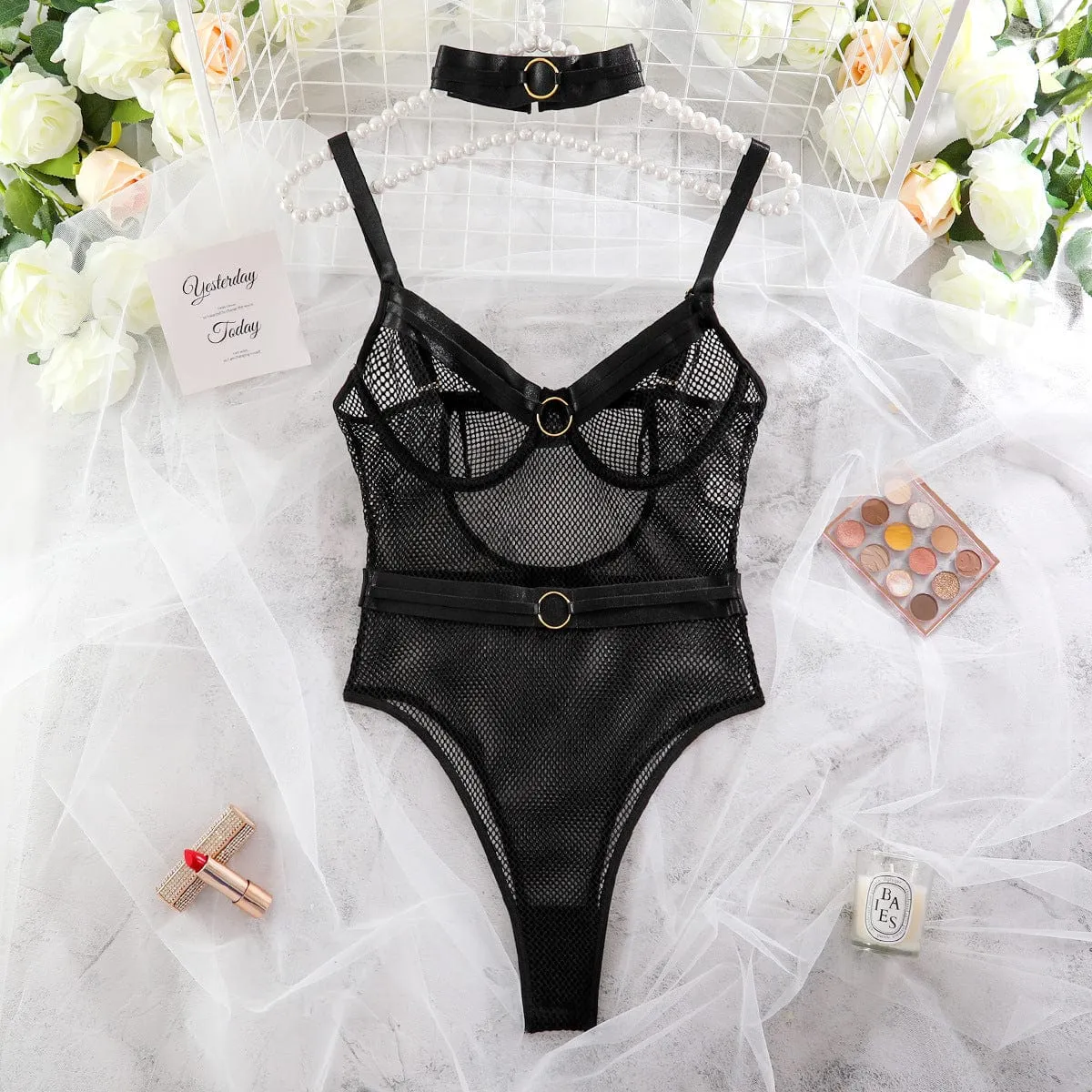 Body de malla transparente con choker