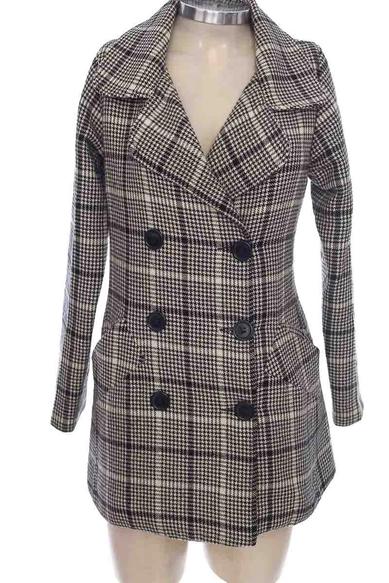 CHAQUETA / ABRIGO COLOR NEGRO  FDS