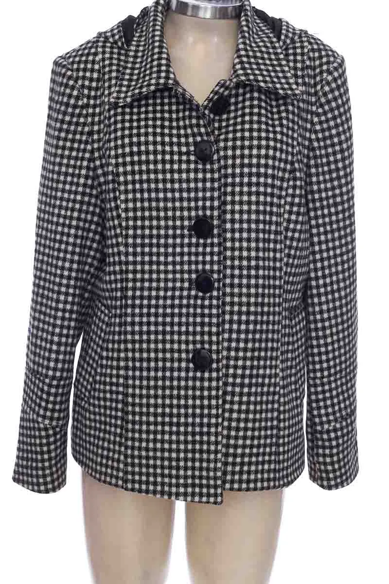 CHAQUETA / ABRIGO COLOR NEGRO  LUFAN