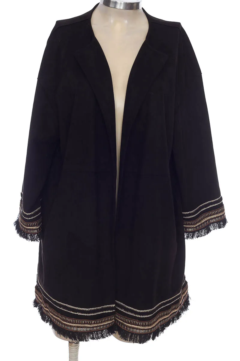 CHAQUETA / ABRIGO COLOR NEGRO  ZARA