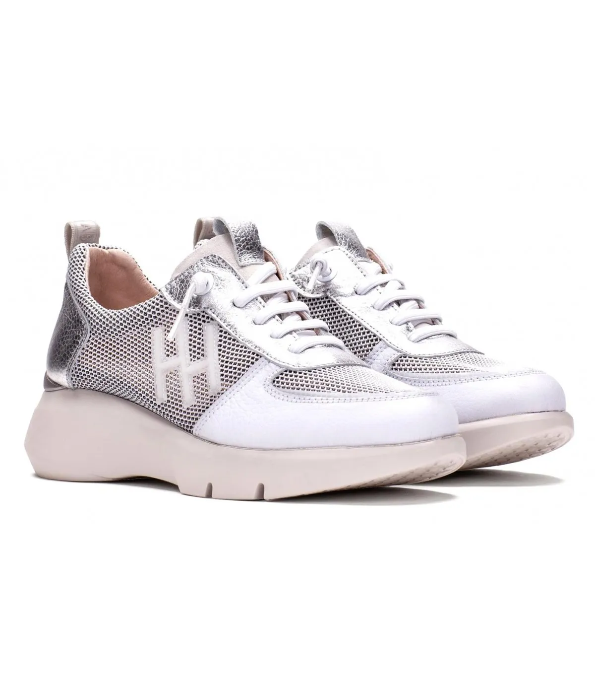 Deportivo combinado en color blanco con plata