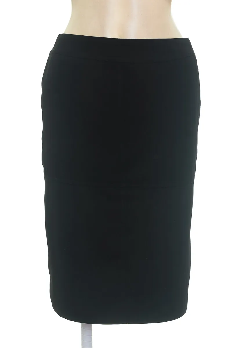 FALDA COLOR NEGRO  BRAKA