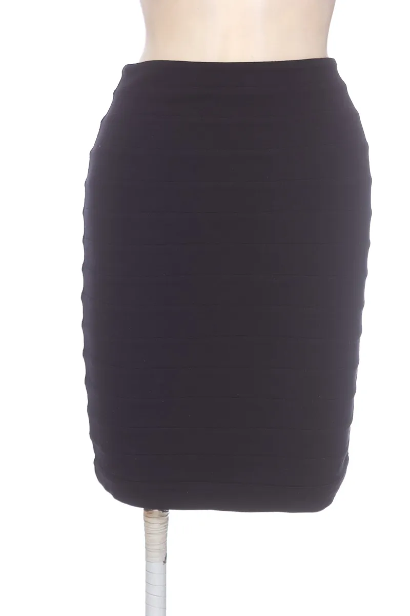 FALDA COLOR NEGRO  EXPRESS