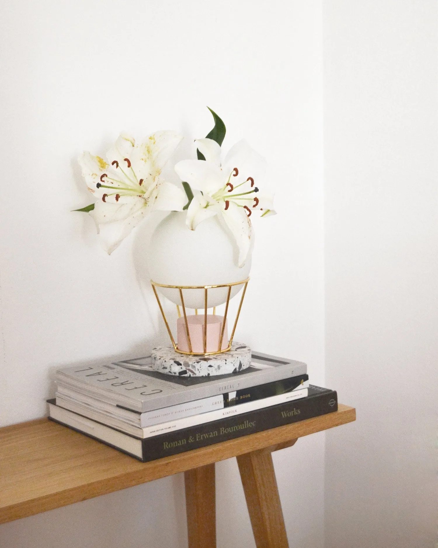 Gravity Vase | Pink & Grey