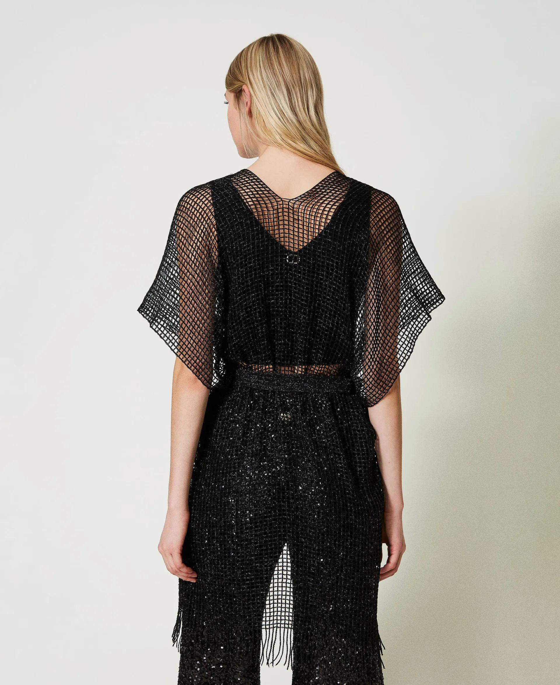 Kimono de malla con flecos