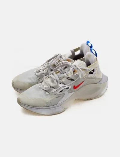 Nike Deportiva blanca combinada