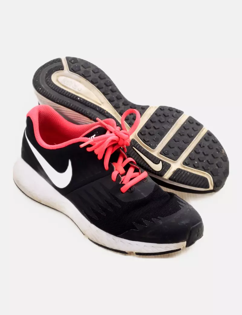 Nike Deportiva negra cas