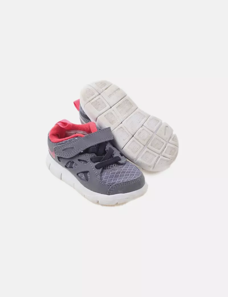 Nike Sneaker combinada gris