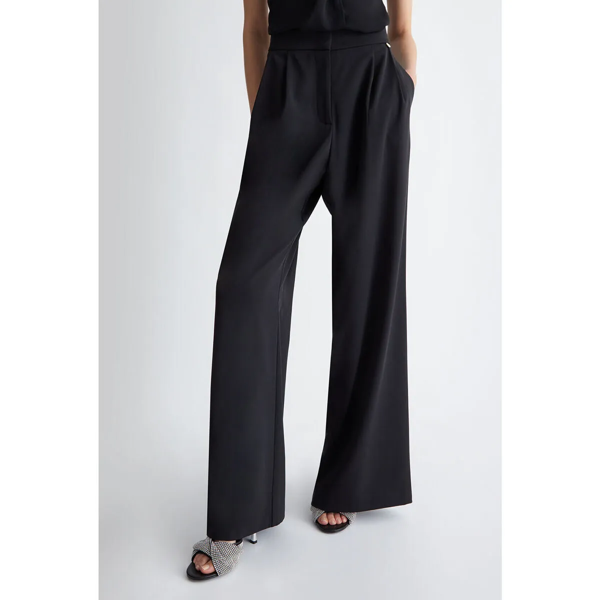 Pantalón ancho negro
