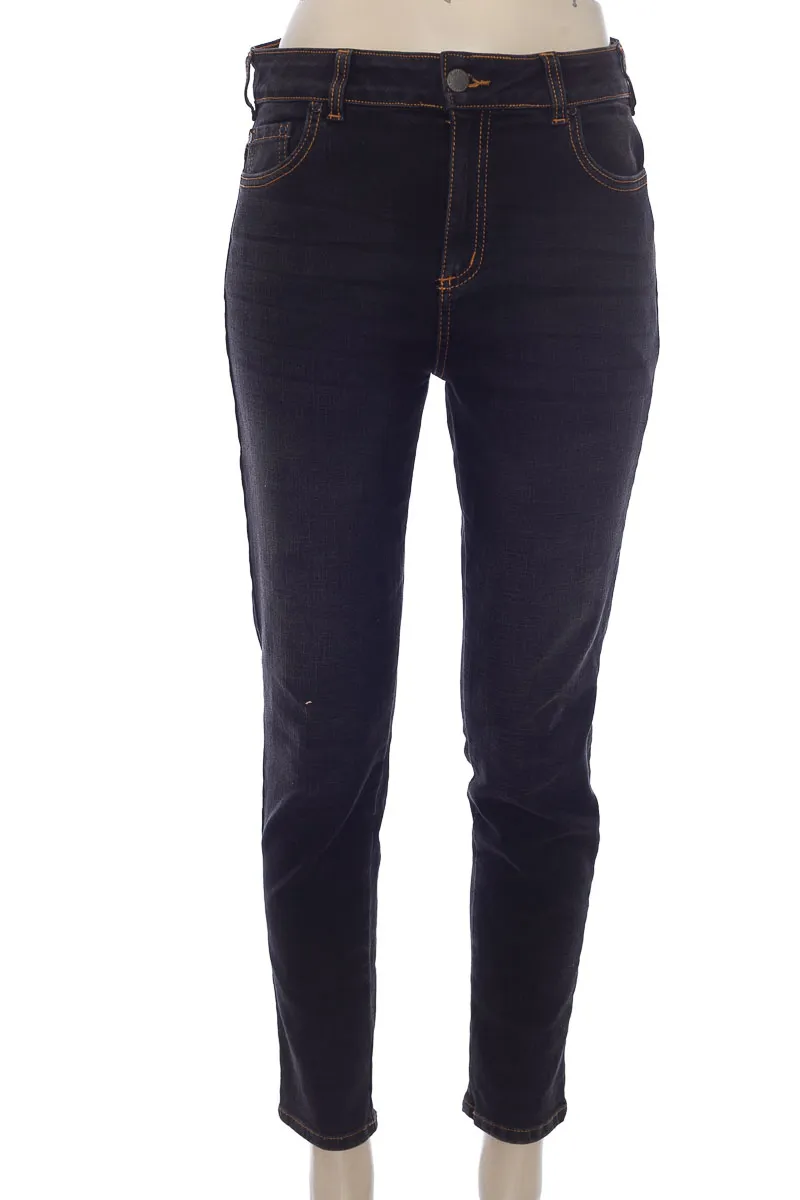 PANTALóN COLOR NEGRO  LEE