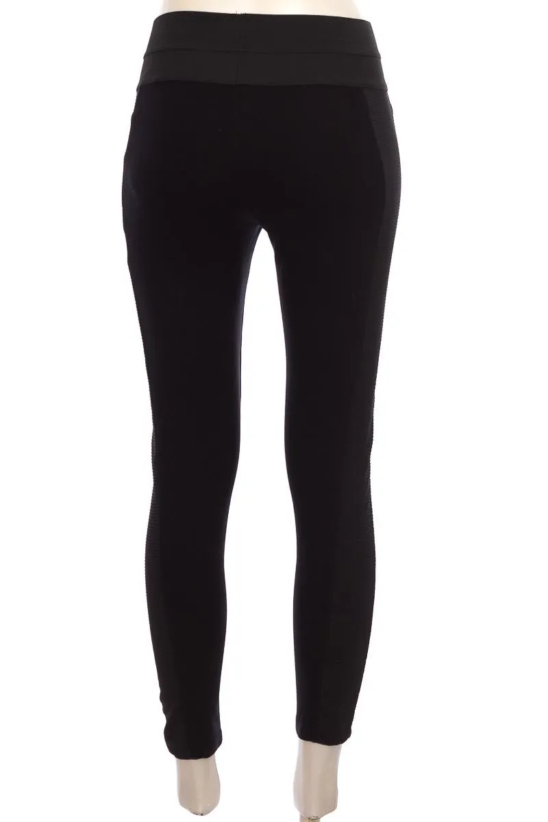 PANTALóN COLOR NEGRO  ZARA