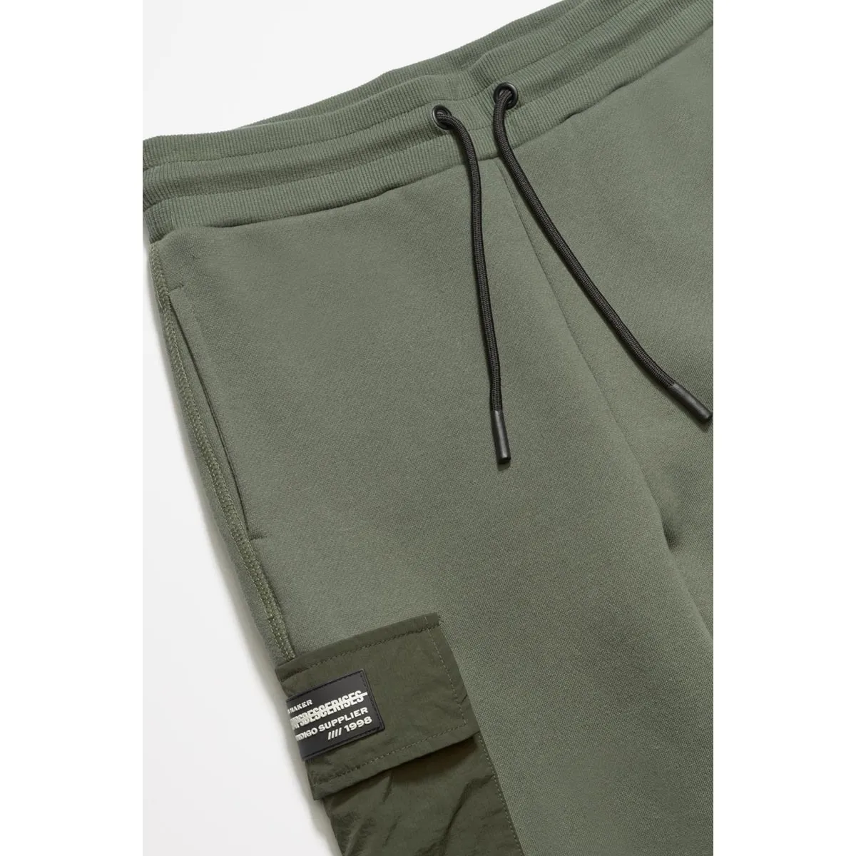Pantalón jogger OUTOBO
