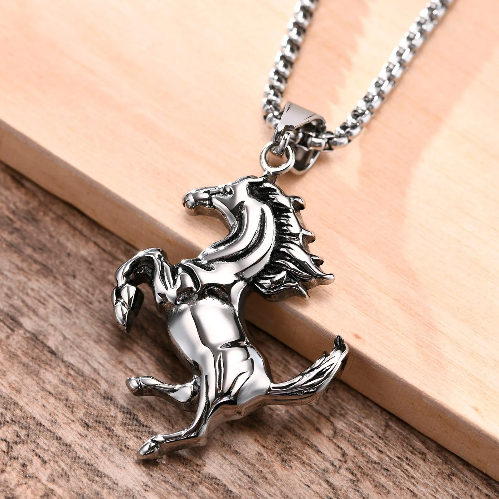 Pendiente y Collar para Hombre o Mujer Men Horse Necklace, Rock Punk Stainless Steel Racehorse Pendant, Statement Male Lucky Col