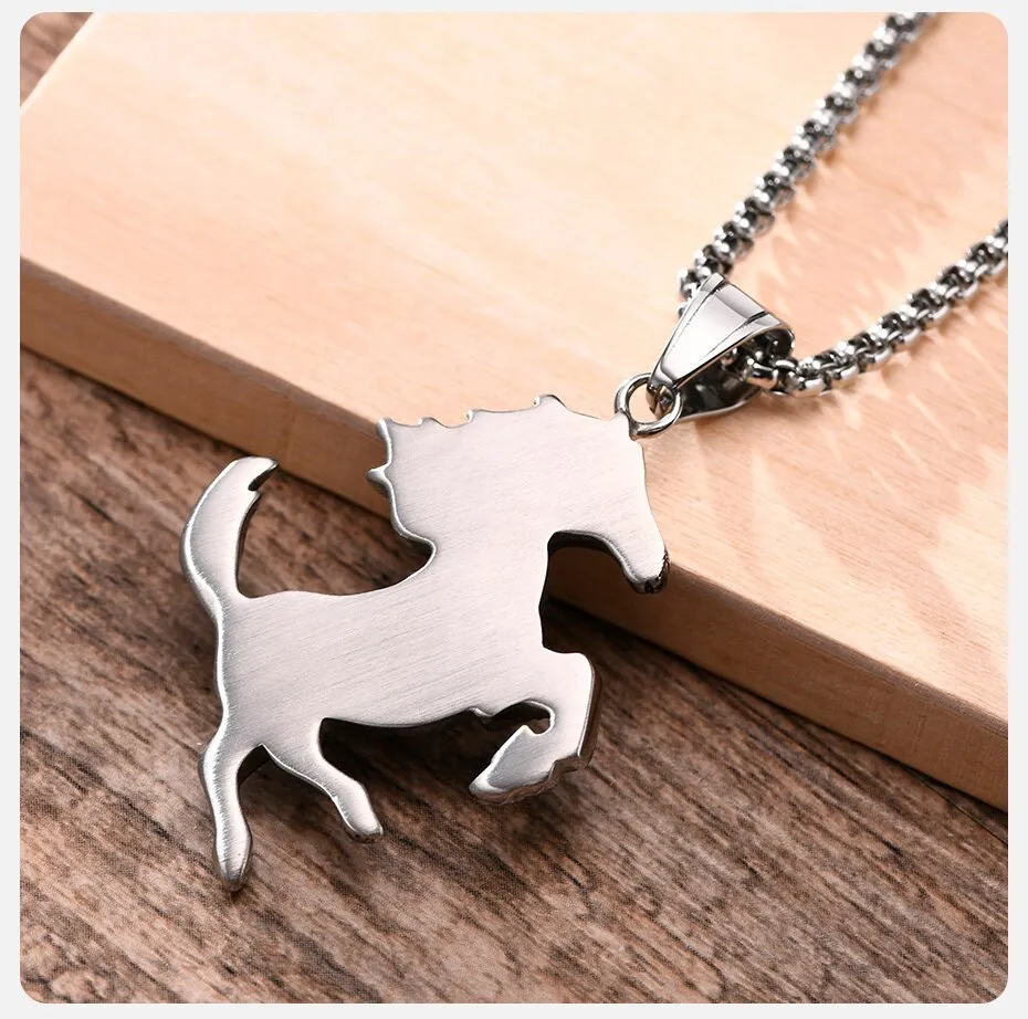Pendiente y Collar para Hombre o Mujer Men Horse Necklace, Rock Punk Stainless Steel Racehorse Pendant, Statement Male Lucky Col
