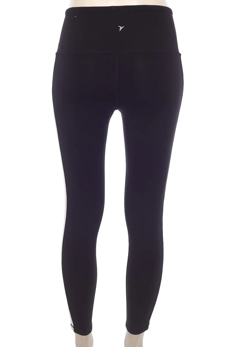 ROPA DEPORTIVA / SALIDA DE BAñO COLOR NEGRO  OLD NAVY