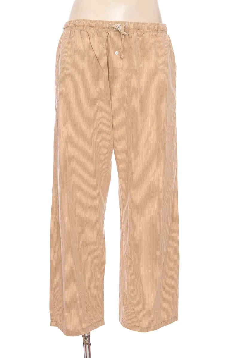 ROPA DEPORTIVA COLOR BEIGE  GEF