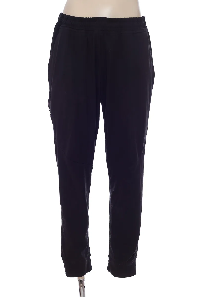 ROPA DEPORTIVA COLOR NEGRO  BALANCE