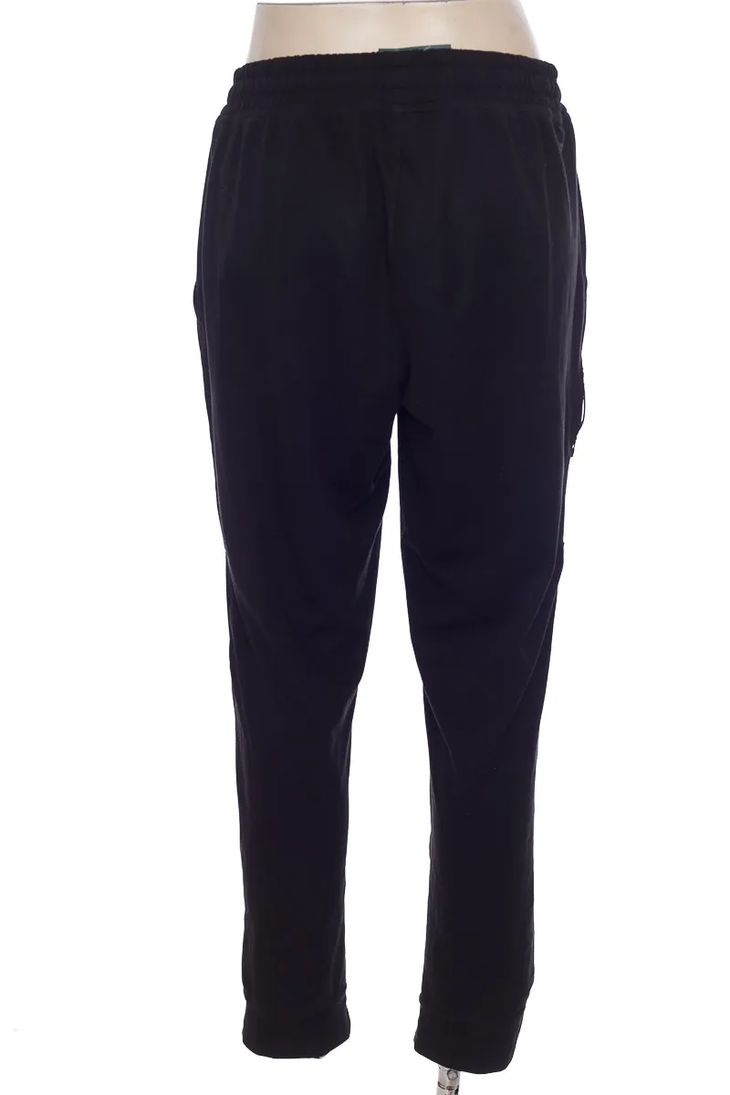 ROPA DEPORTIVA COLOR NEGRO  BALANCE