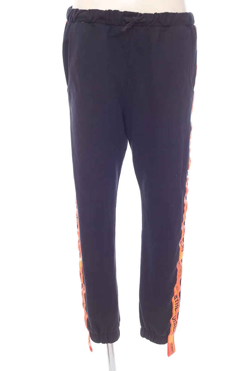 ROPA DEPORTIVA COLOR NEGRO  BEARCLIFF