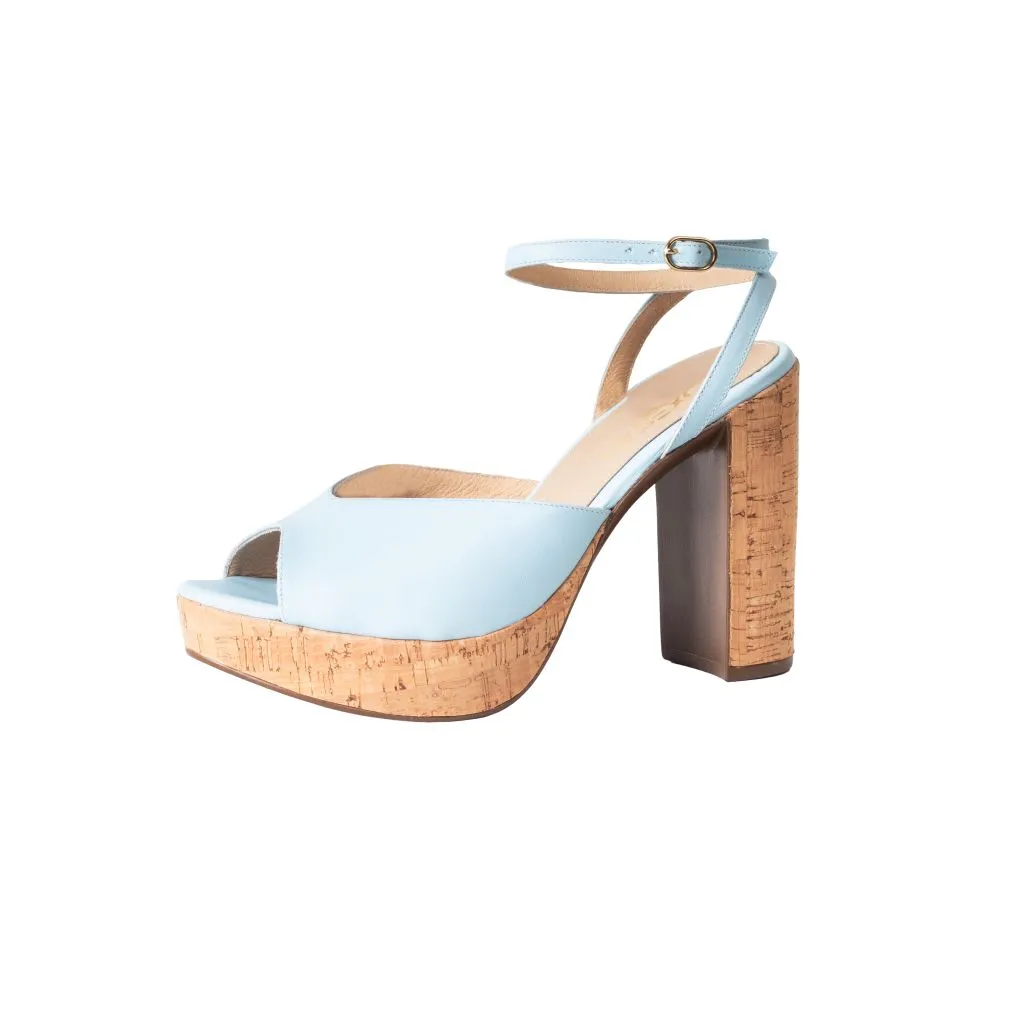 SANDALIA 8952 CELESTE CON PLATAFORMA CORCHO