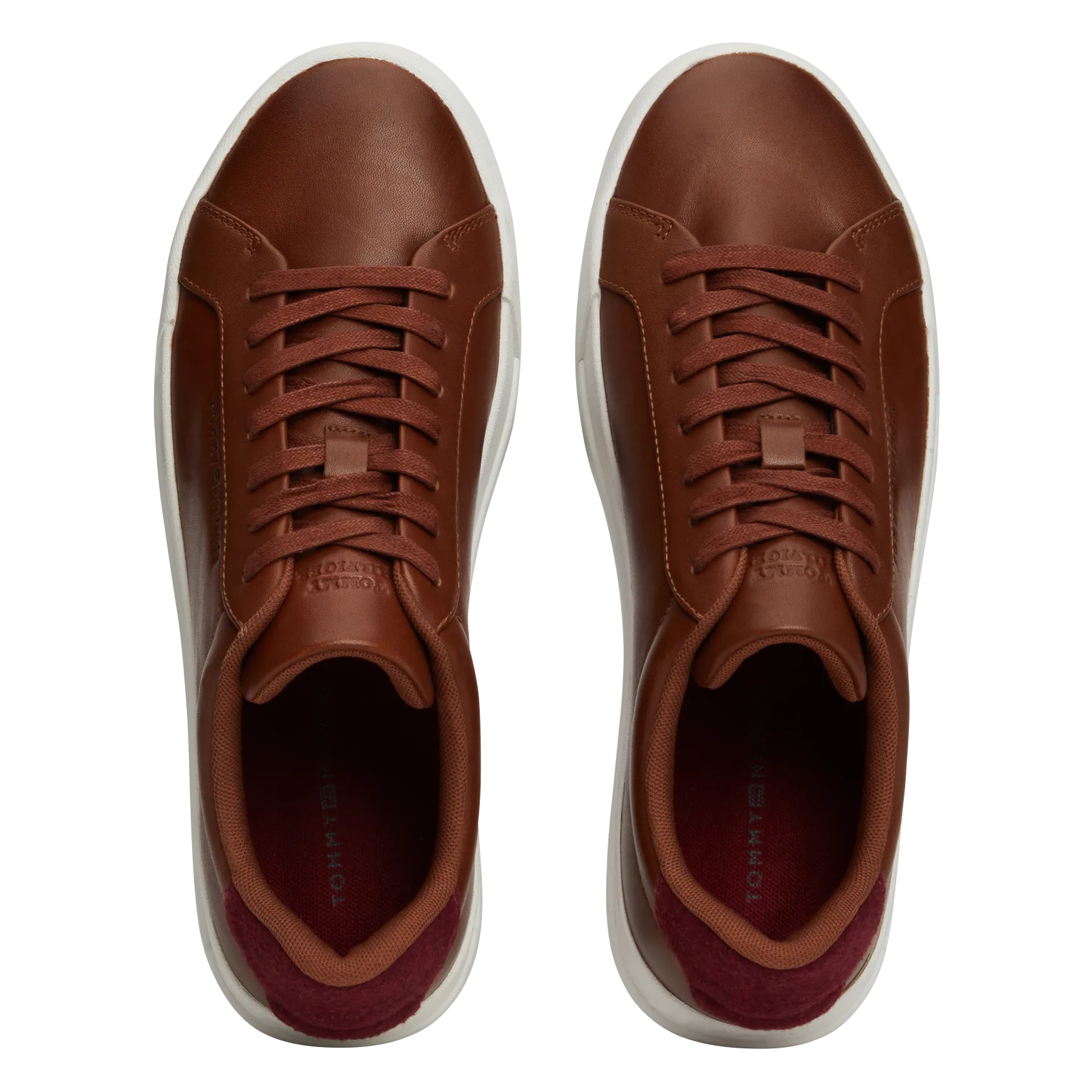 TOMMY HILFIGER . en marron