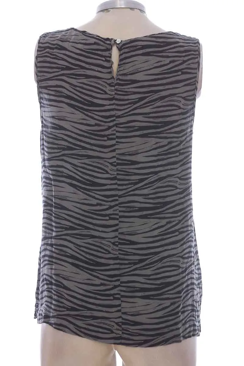 TOP / CAMISETA COLOR GRIS  GEF