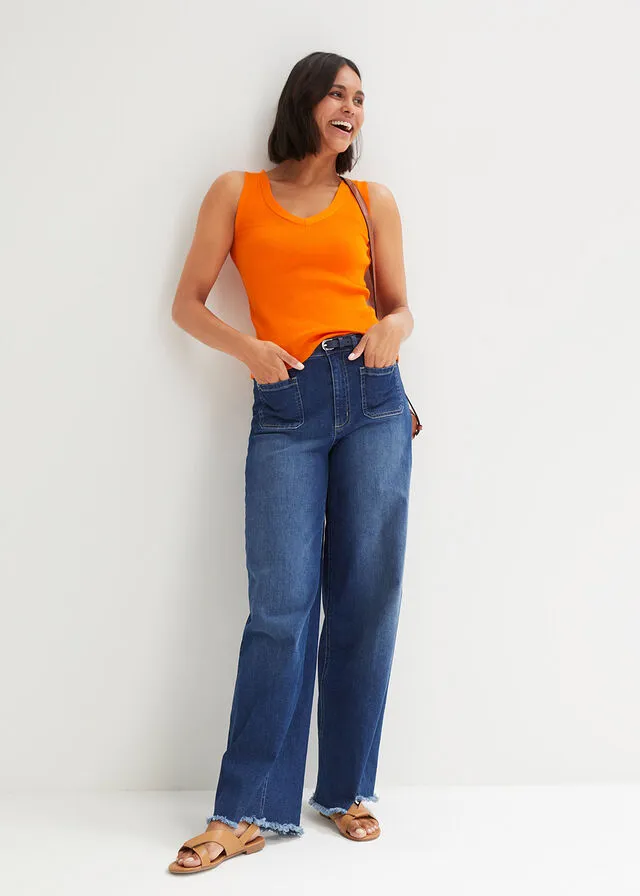 Top de punto ligero con cuello en V en marrón grisáceo Naranja calabaza