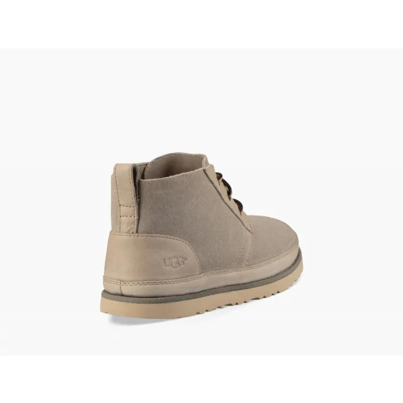 Zapatos de hombre Neumel sin forro de cuero UGG (piedra pómez)