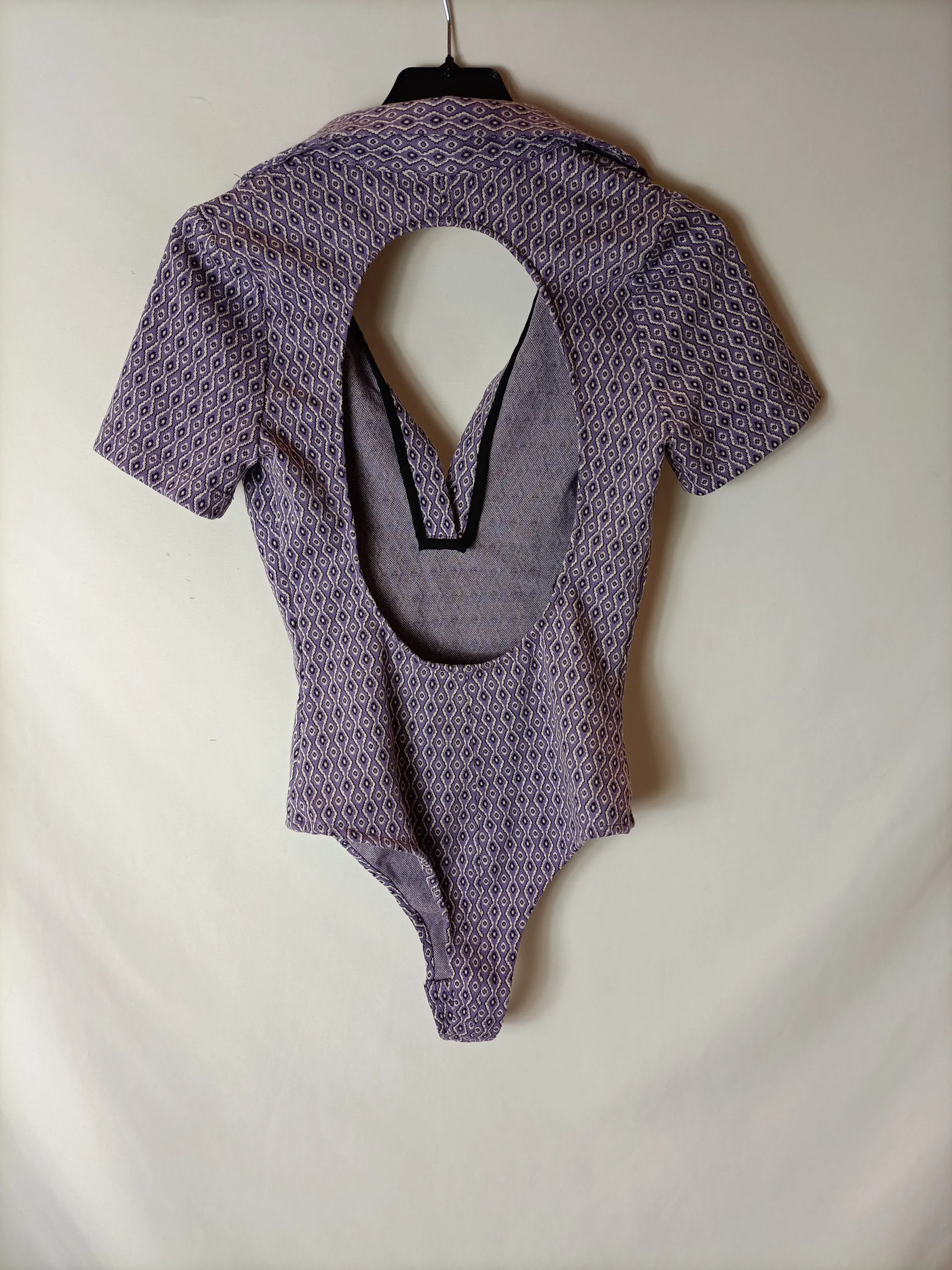ZARA. Body lila retro T.xs
